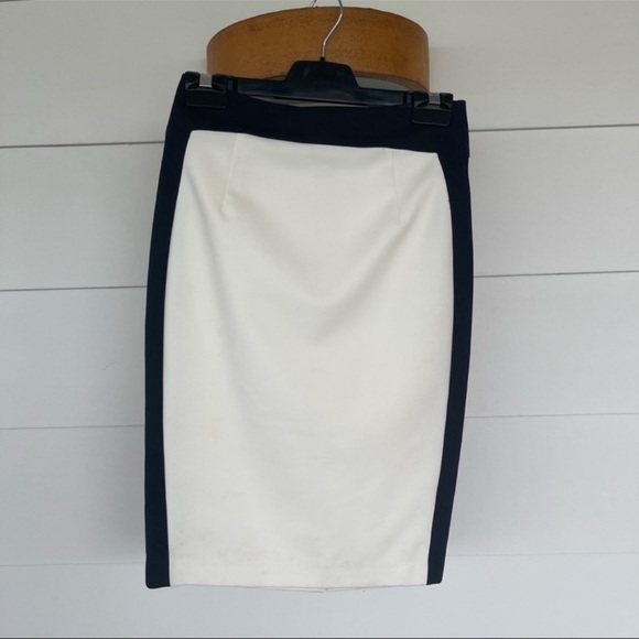 Cue Dresses & Skirts - Cue Midi Skirt